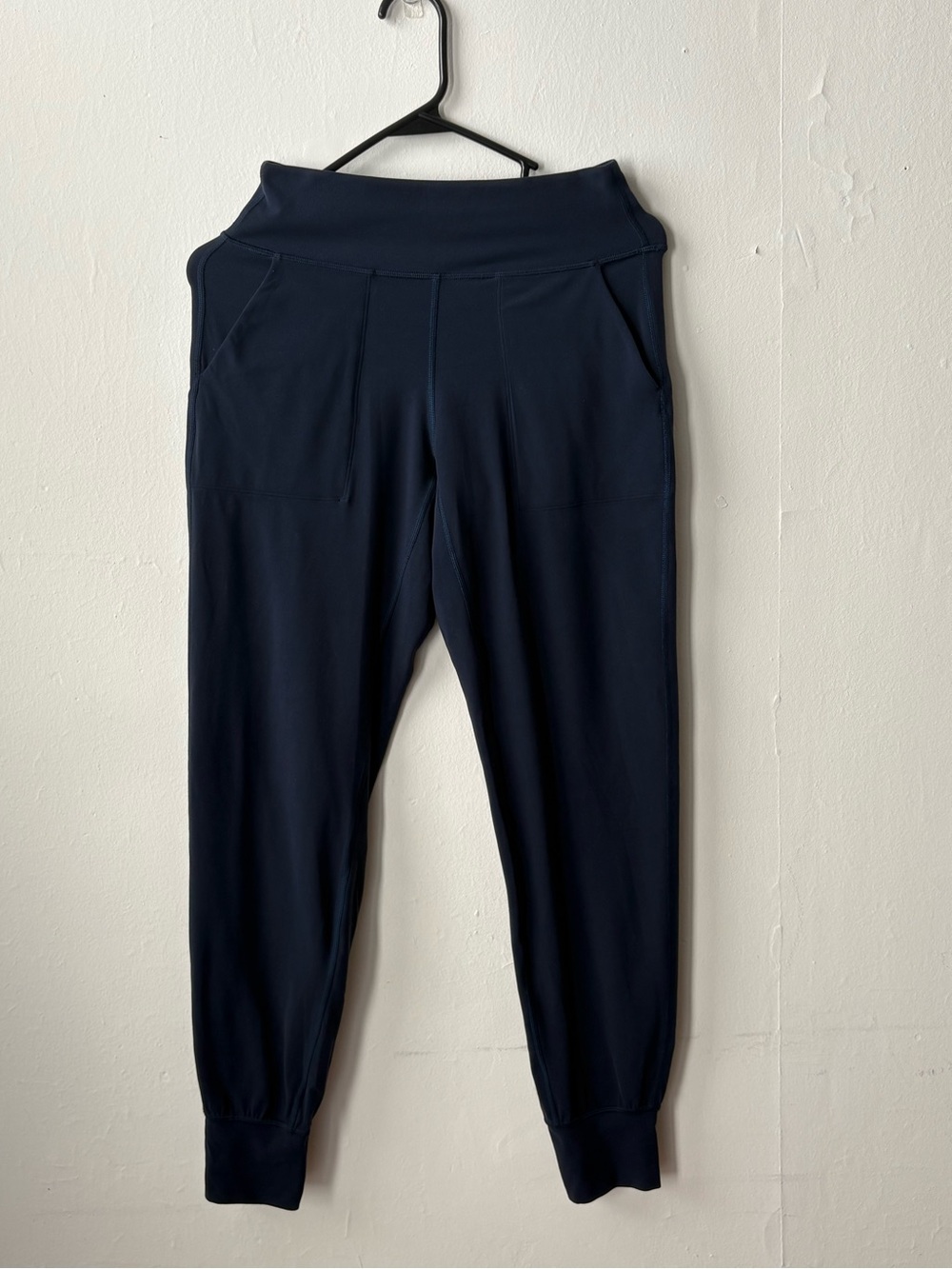 Lululemon Align Jogger Crop
High-Rise Blue Pockets Yoga Gym
Size 6